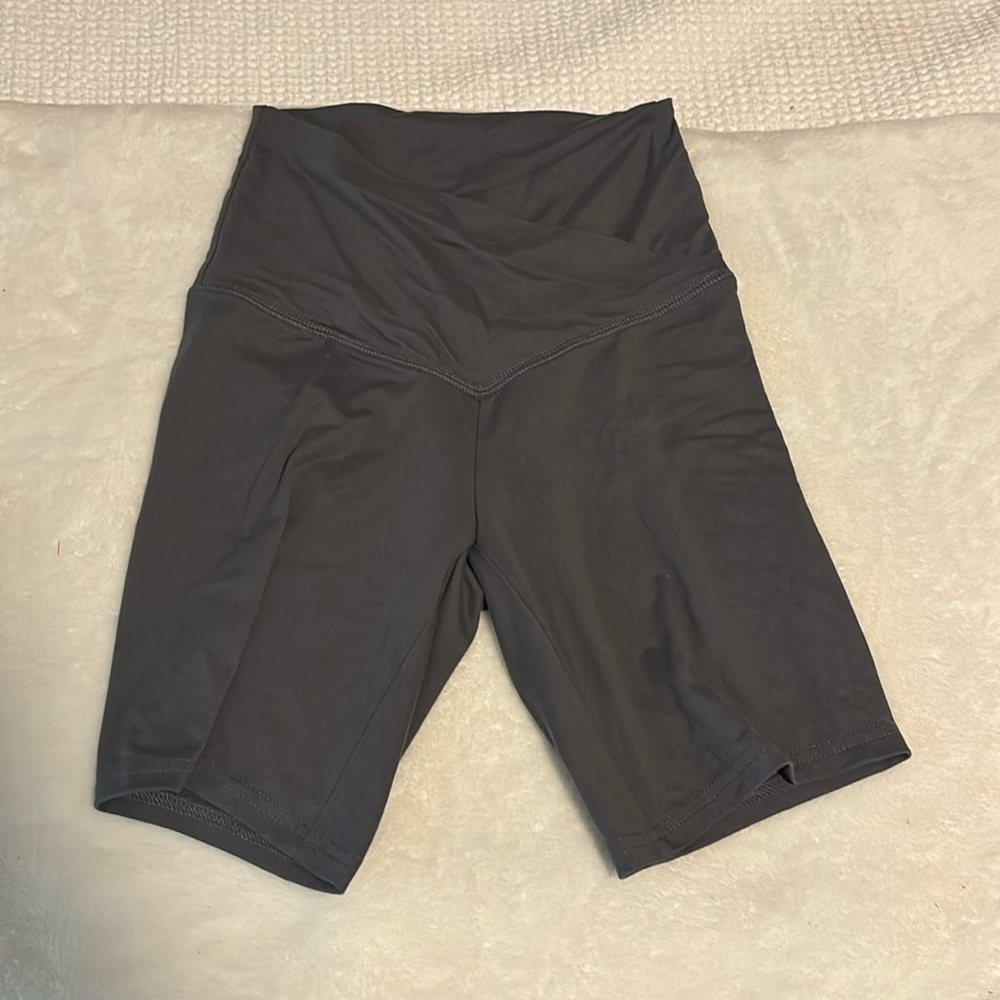 Crossed waist biker shorts